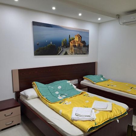 אוהריד Apartment Delfina מראה חיצוני תמונה