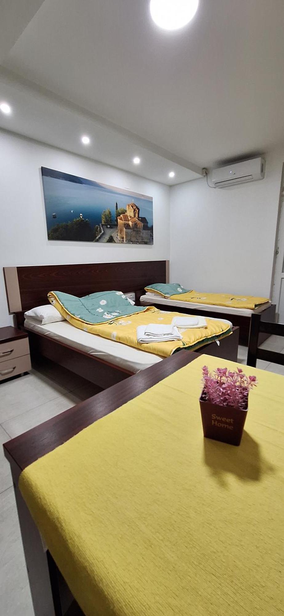 אוהריד Apartment Delfina מראה חיצוני תמונה